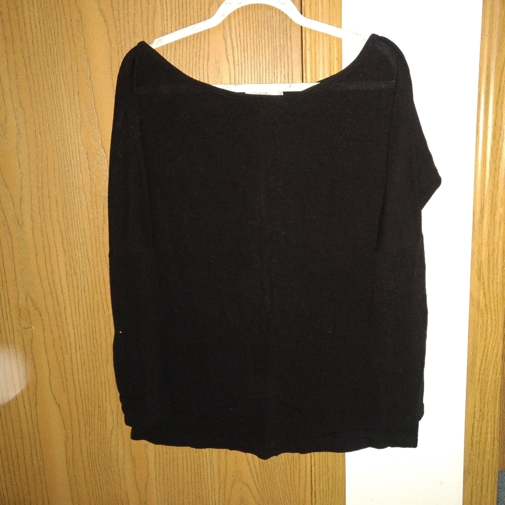 Off shoulder sweater in great condition.
